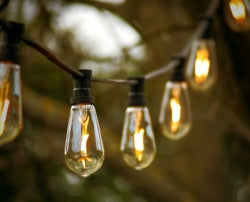 Lampki ogrodowe idealnym prezentem na święta