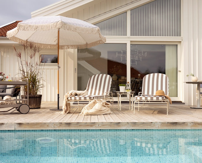 klasyczny leżak basenowy Arts