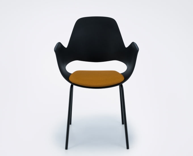 krzesło Falk na 4 metalowych nogach z tapicerką