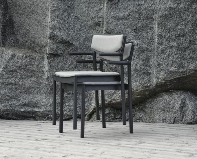 aluminiowe krzesło tapicerowane z podłokietnikami Gusty