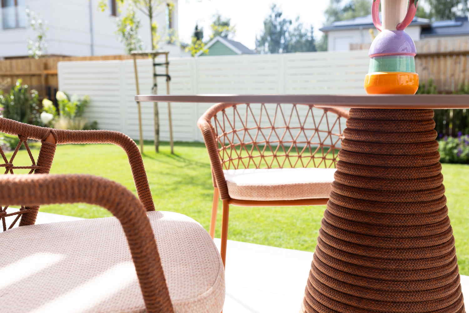 Ikon Twist Pedrali – stół outdoor ze sznurem