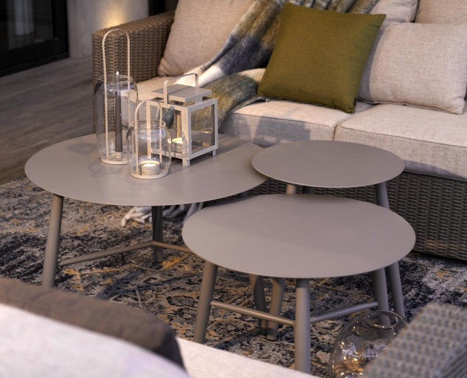 beżowe stoliki Vannes