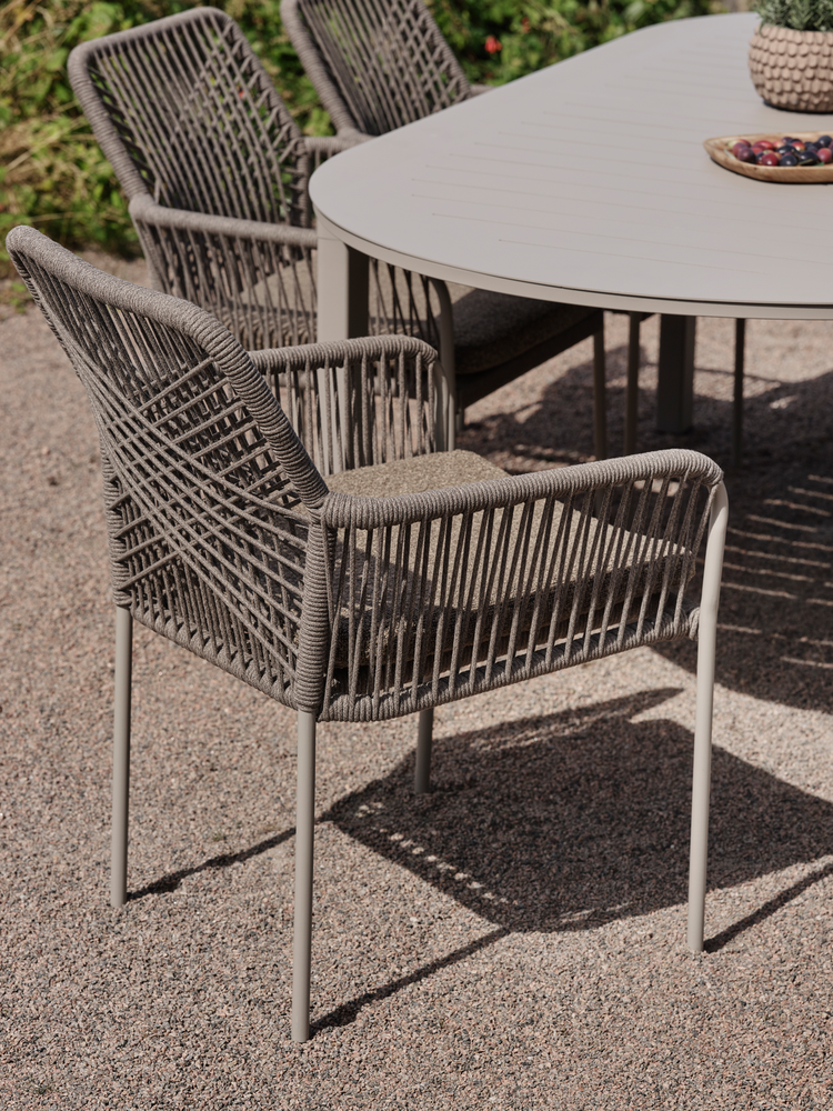 Krzesło ze sznura Vira z podłokietnikami