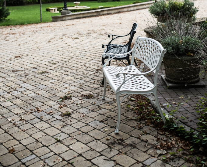 biała ławka Vichy