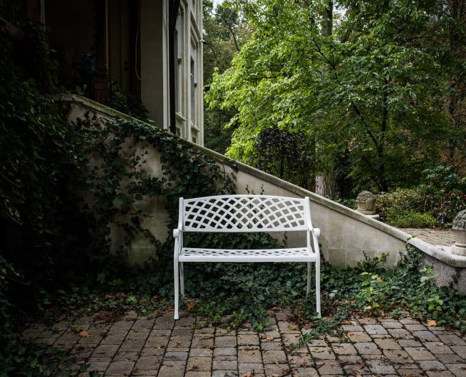 biała ławka ogrodowa Vichy