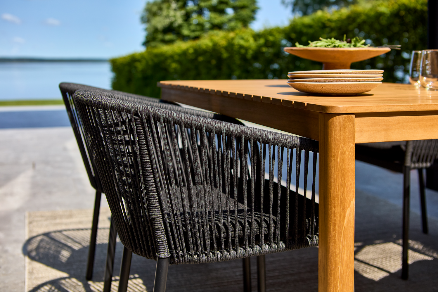 Grafitowe krzesło ze sznura Delta z podłokietnikami