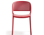 Ażurowe krzesło Dome 261 w kolorze czerwonym