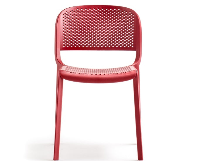 Ażurowe krzesło Dome 261 w kolorze czerwonym
