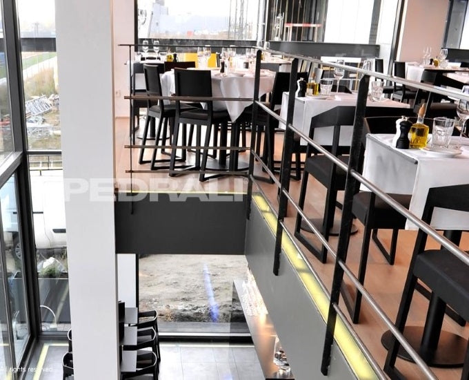 Fotel dębowy Feel 450 - restauracja