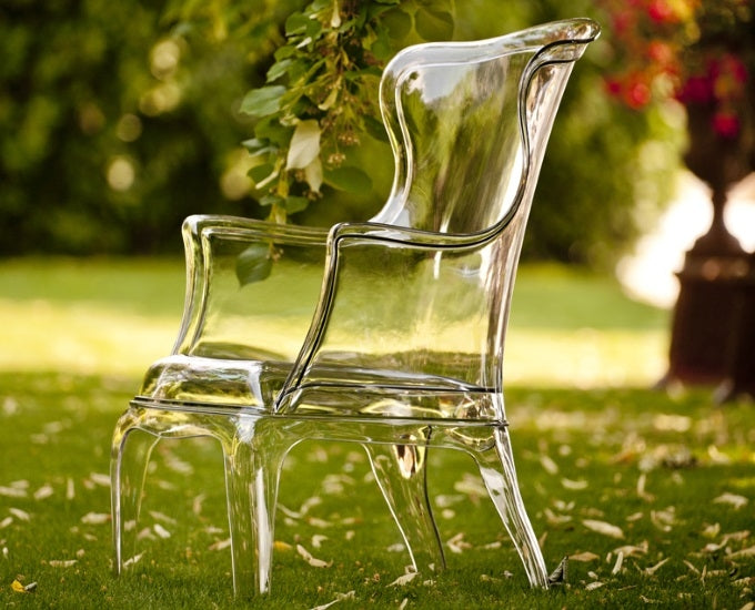 Fotel Pasha 660 w ogrodzie