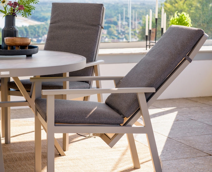 aluminiowy fotel regulowany Samvaro beżowy;aluminiowy fotel regulowany Samvaro beżowy;aluminiowy fotel regulowany Samvaro beżowy;aluminiowy fotel regulowany Samvaro grafit;aluminiowy fotel regulowany Samvaro beżowy ciemna poduszka;aluminiowy fotel regulowany Samvaro beżowy ciemna poducha