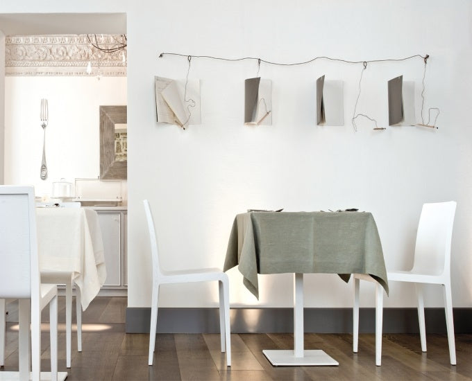 Krzesło drewniane Young 420 w kolorze baiłym