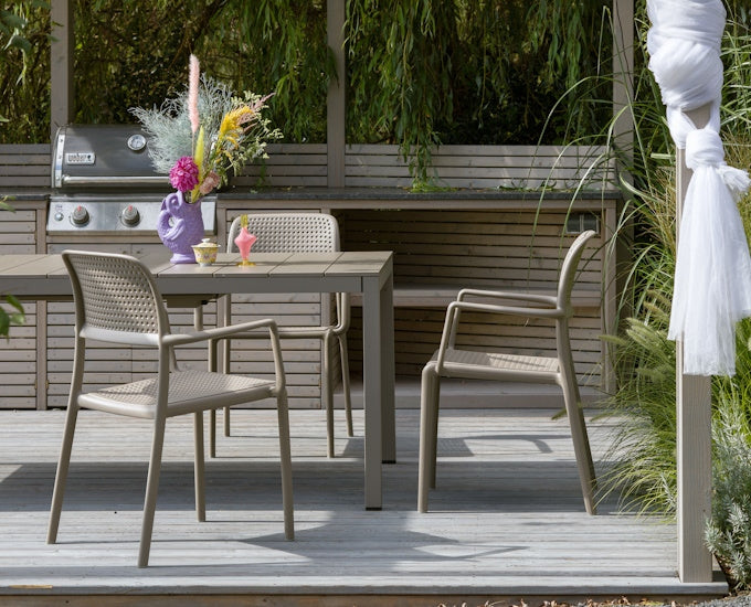 krzesła z podłokietnikami taupe Bora