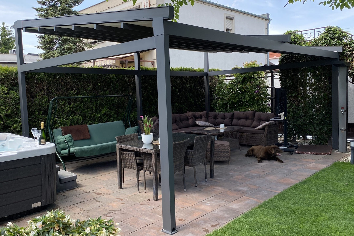 Pergola wolnostojąca z rozsuwanym dachem Square