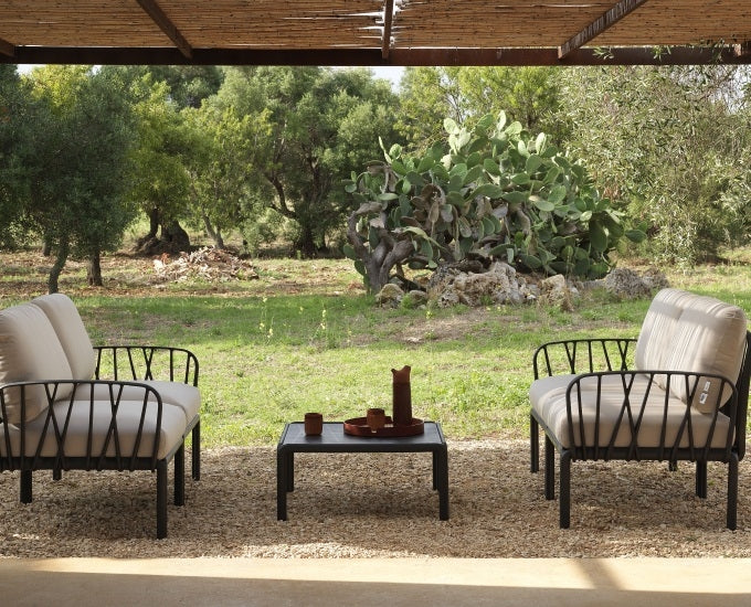 garafitowa sofa Komodo ze stolikiem