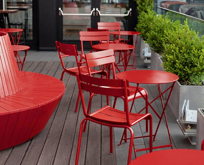 Bistro stolik czerwony mak