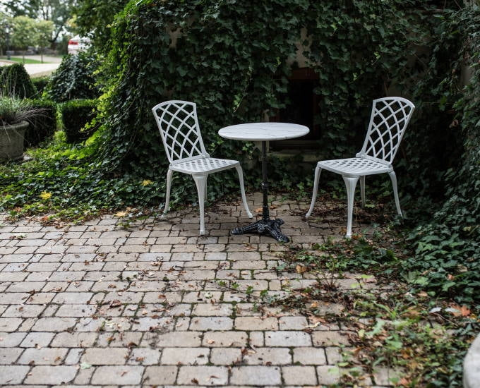 biały stolik marmurowy