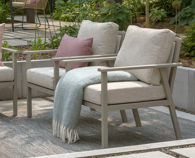 wysoki fotele beżowe Samvaro